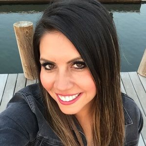 Meet your Posher, Adriana